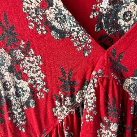 Free‎ People XS Red Floral Boho Speak Easy Blouse - Picture 4 of 11